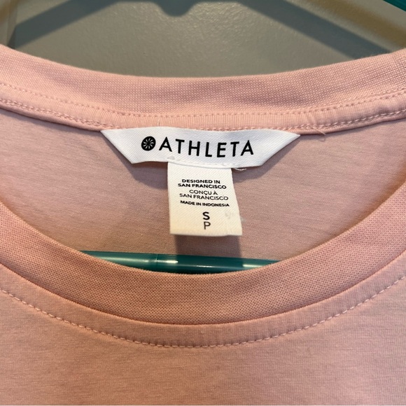 Athleta Women’s Small Light Pink Outbound Tee T-Shirt Blush Short-Sleeve - Picture 2 of 4